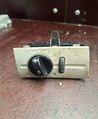 Mercedes-Benz E W211 Light switch 2115450904