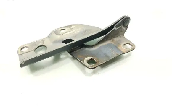 Engine bonnet/hood hinges