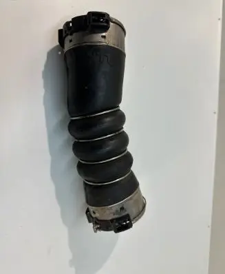 BMW 5 F10 F11 Intercooler hose/pipe 7800144