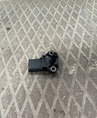 Volkswagen PASSAT B5.5 Air pressure sensor 0281002401 038906051C