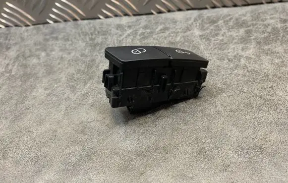Mercedes-Benz C W204 Central locking switch button A2048706410