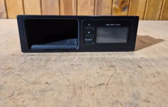 Mazda 323 Screen/display/small screen 8F26