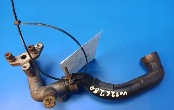 Mercedes-Benz S W126 Breather hose/pipe 1100945282 R1100940412