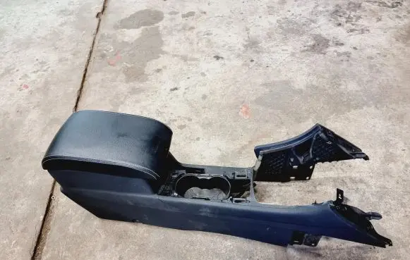 Ford Mondeo MK IV Center console 7S71A045A20AX 7S71A045A20