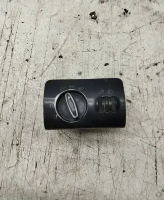 Volkswagen Polo Light switch