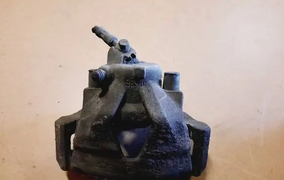 Front brake caliper