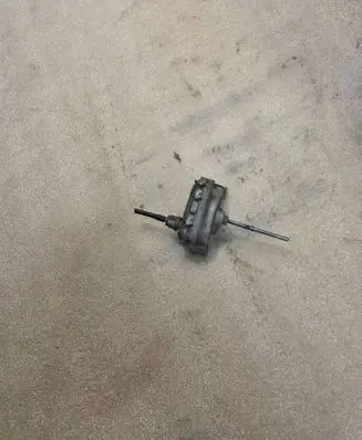 Audi A8 S8 D2 4D Central locking vacuum pump 4D0862153