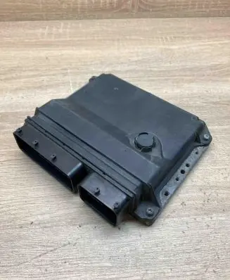 Toyota Avensis T270 Engine control unit/module ECU 8966105D51 MB2759001431