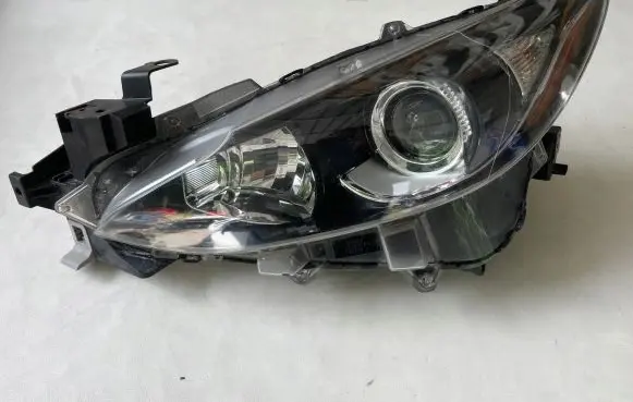 Mazda 3 Headlight/headlamp