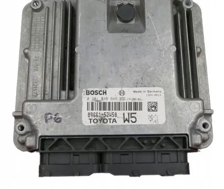 Toyota Corolla Verso AR10 Engine control unit/module 0281018646 8966152W50