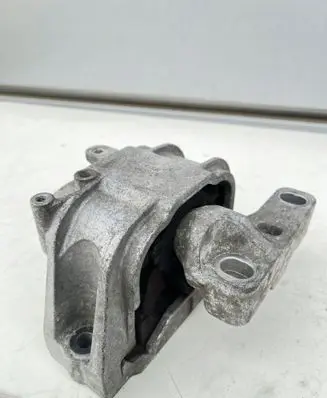 Volkswagen Golf V Engine mount bracket 1K0199262
