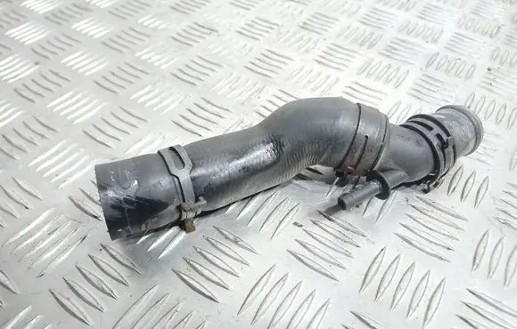 Volkswagen Golf IV Engine coolant pipe/hose