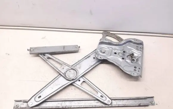 Toyota Avensis T250 Front window lifting mechanism without motor