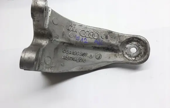 Audi Q7 4M Engine mount bracket 05A199307A
