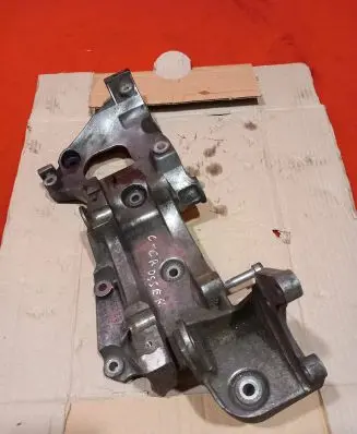 Citroen C-Crosser Generator/alternator bracket 9661297180