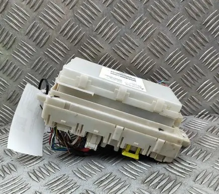 Mitsubishi L200 Fuse module 8637B255