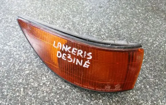 Mitsubishi Lancer Front indicator light 0455702
