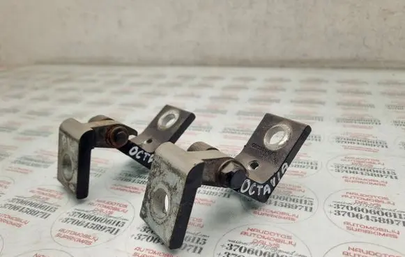 Skoda Octavia Mk2 (1Z) Front door hinge set 6Y0831411D 6Y0833401C