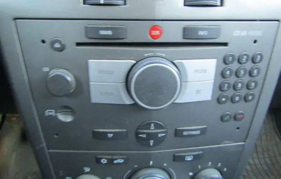 Opel Astra H HiFi Audio sound control unit 