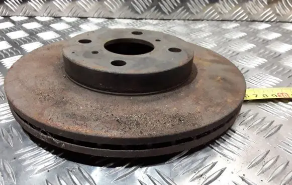 Toyota Yaris Front brake disc
