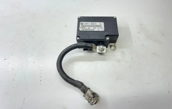 Audi A8 S8 D3 4E Battery control module 4E0915181 0199000006