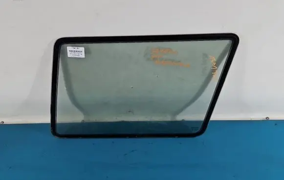 Land Rover Discovery Rear side window IMPRK1541351