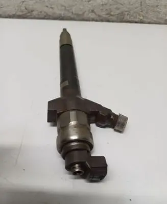 Fuel injector
