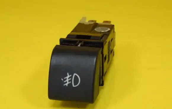 Fog light switch