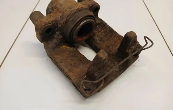 Volvo XC90 Rear brake caliper