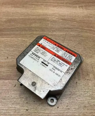 Suzuki Baleno EG Airbag control unit/module 3891060G01 5WK4138