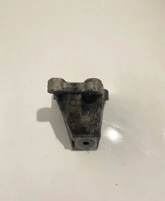 Audi A6 S6 C6 4F Engine mounting bracket 4F0199307AA