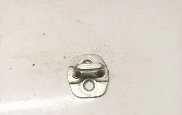 Nissan X-Trail T30 Front door lock loop/hook striker 