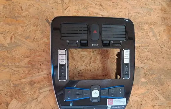Nissan Leaf I (ZE0) Climate control unit 275003N008 T1015456F 11110DA130