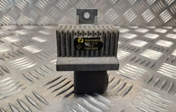 Opel Vivaro Glow plug pre-heat relay 7700115078