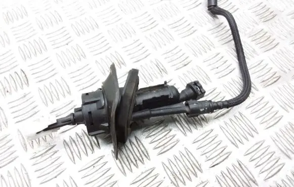 Mazda 5 Clutch master cylinder 060407