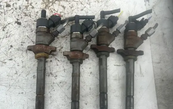Citroen C4 Grand Picasso Fuel injectors set 0445110239