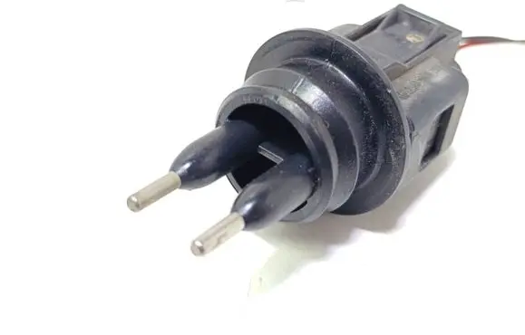 Volkswagen PASSAT B5.5 Windshield washer fluid level sensor 1J0973202