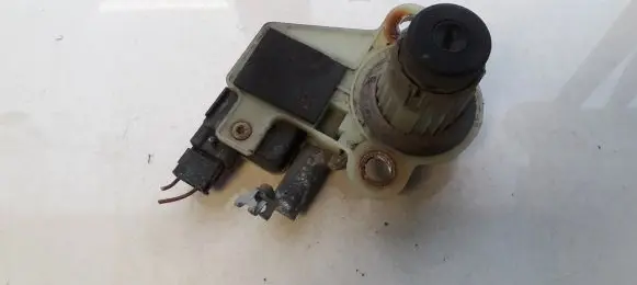 Renault Laguna I Tailgate exterior lock 