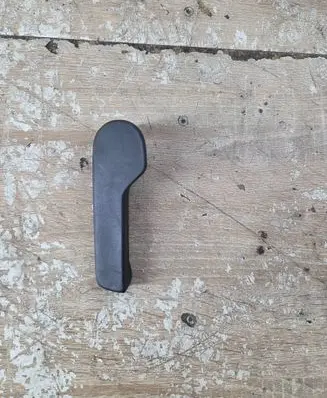 Volkswagen PASSAT B6 Engine bonnet (hood) release handle 1J1823533C