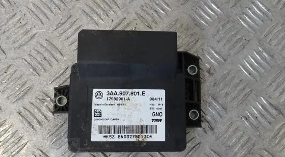 Volkswagen Tiguan Hand brake control module 3AA907801E