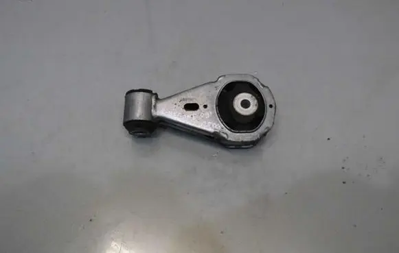 Renault Megane III Gearbox mounting bracket