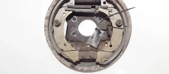 Hyundai Lantra I Handbrake/parking brake pads 