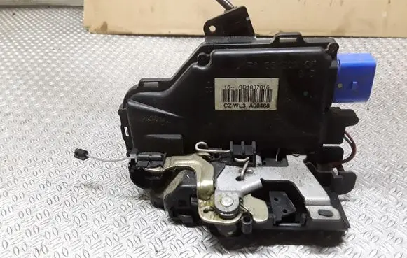 Skoda Octavia Mk2 (1Z) Front door lock 3D1837016