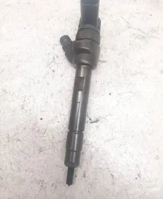 BMW 5 F10 F11 Fuel injector 7810702 0445110