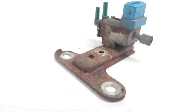Opel Monterey Valve vacuum 