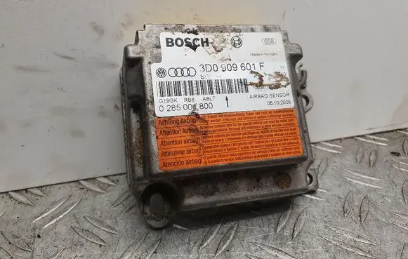Volkswagen Touareg I Airbag control unit/module 3D0909601F 0285001800