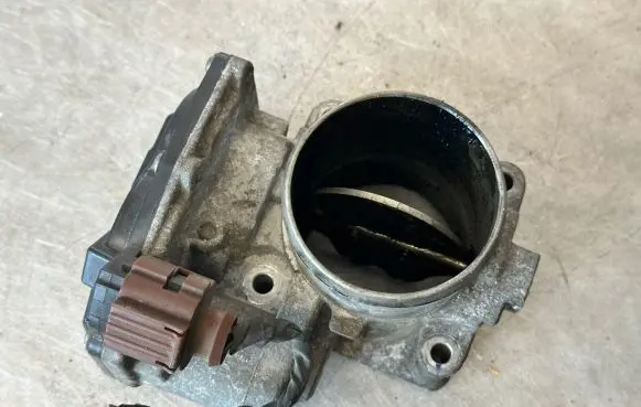 Hyundai Santa Fe Throttle valve 351002F100