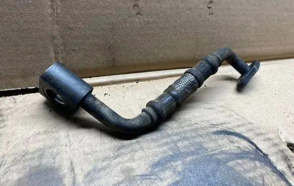 Volkswagen PASSAT B5 Coolant pipe/hose 