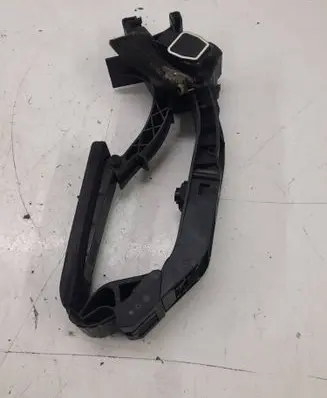 Mercedes-Benz E W211 Accelerator throttle pedal A2113000904