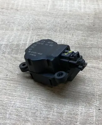 Mercedes-Benz S W220 Air flap motor/actuator 41047324 4PUH19E616BB
